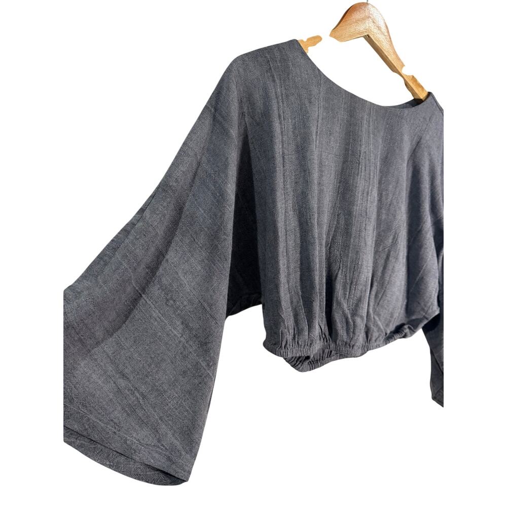Modesees Gray Cropped Flowy Sleeves top medium